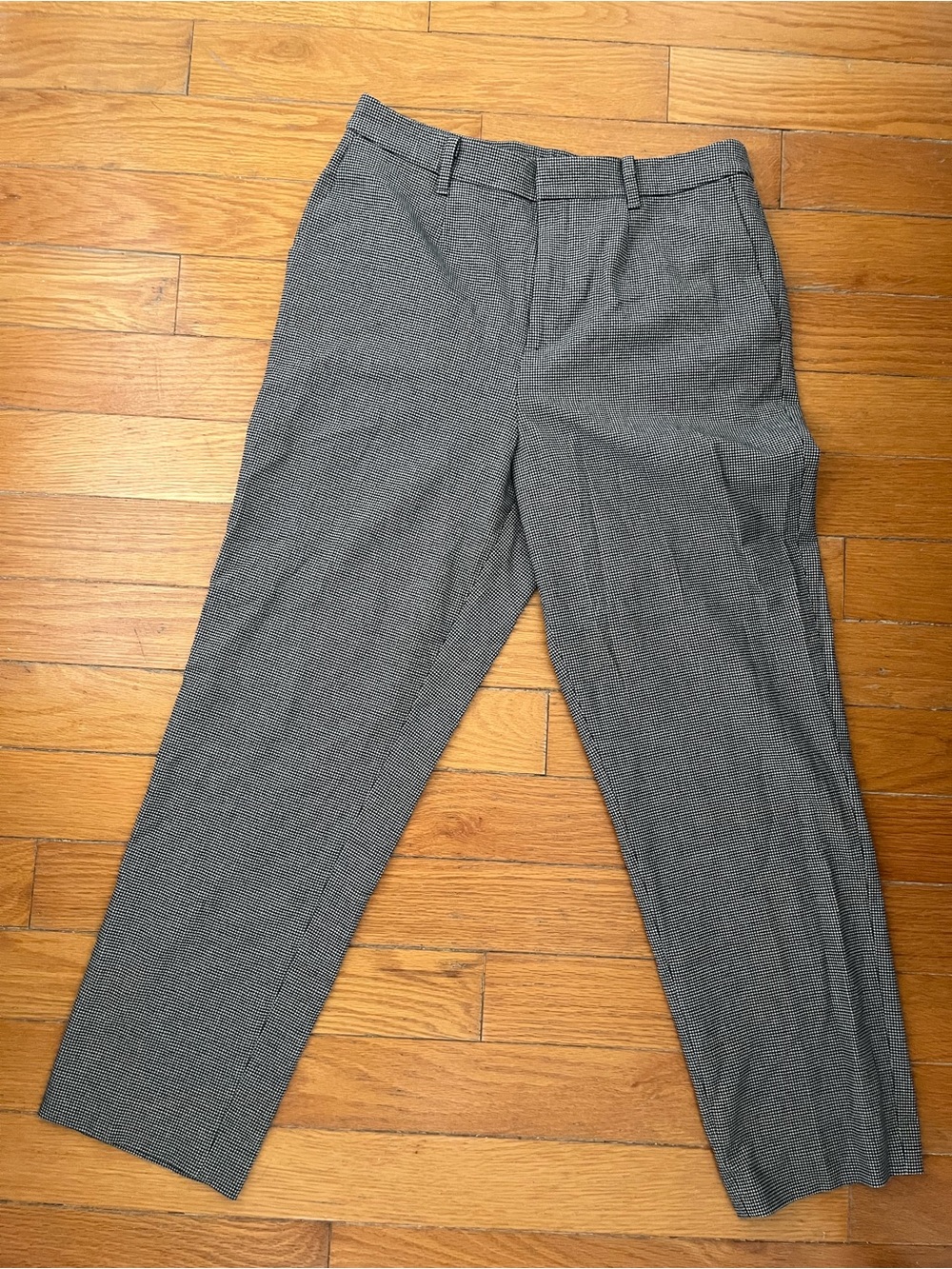 Uniqlo Women's Straight Leg Pants in Gray Houndstooth